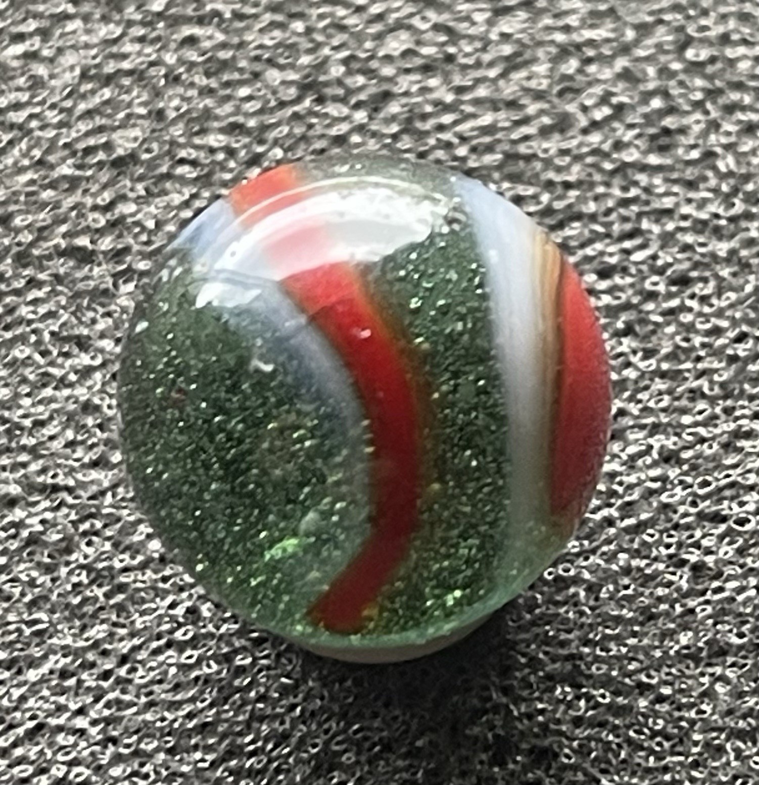 Vitro Agate Conqueror Marble 5/8” Red & White Patch Fizzy Base TM1742