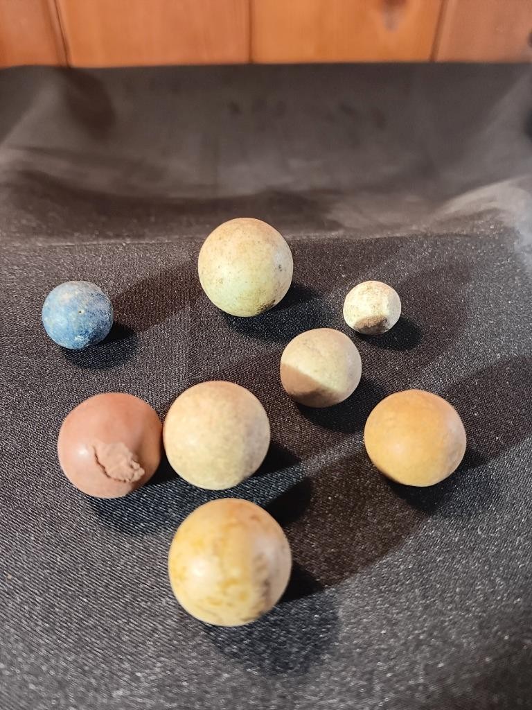 Eight Antique Pre Civil War Clay Marbles 3/8″ to 3/4″ A954
