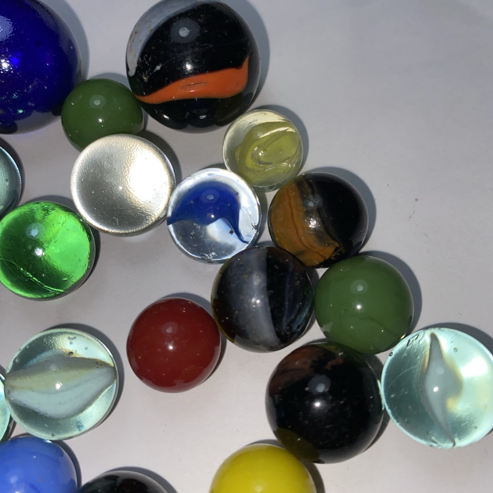 79 Assorted Vintage Random Glass Marbles Swirl Patterns 1 radioactive! WYSIWYG