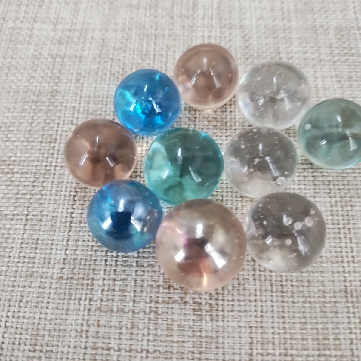 Lot of 10 UV Glow glass marbles Clear Light Blue Pink Peewees Uranium Cadmium