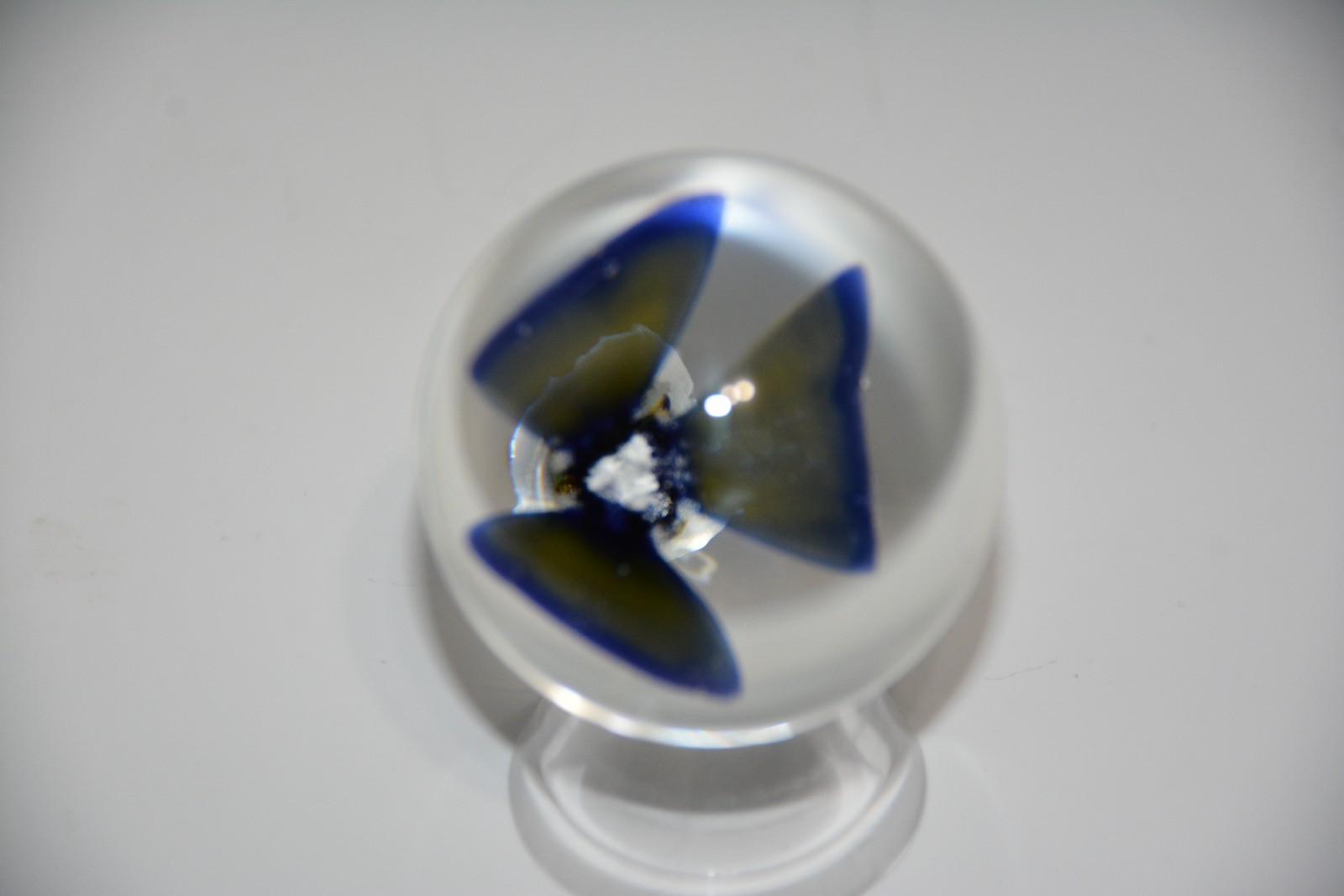 Contemporary art glass handmade borosilicate “flower” marble 1.689-1.731