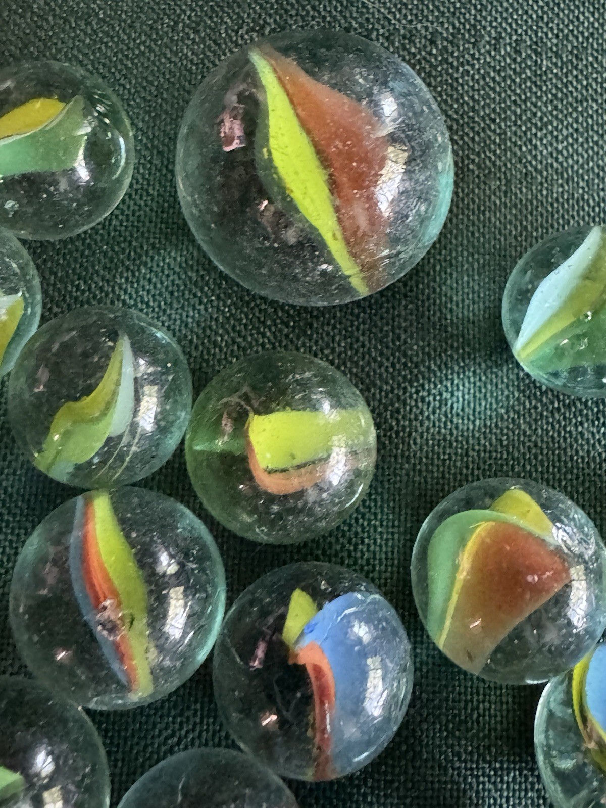 Mixed Lot Glass Toy Marbles, Clear Cat’s-Eye, Black & Swirl, 80-100