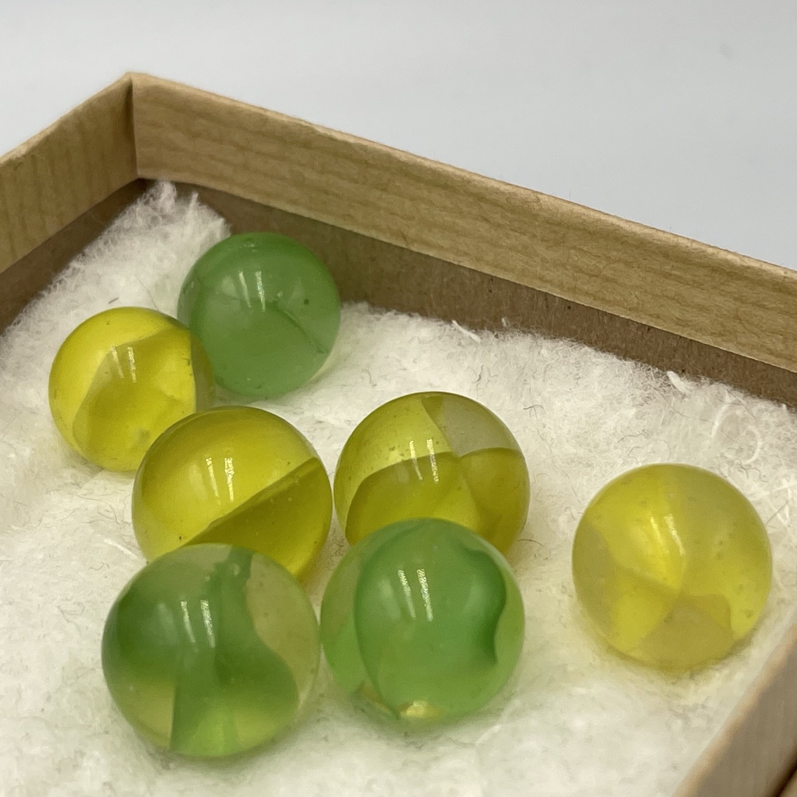 Vaseline Uranium Yellow Glass Marbles Vintage 9/16″ Lot of 7 Glows UV Reactive