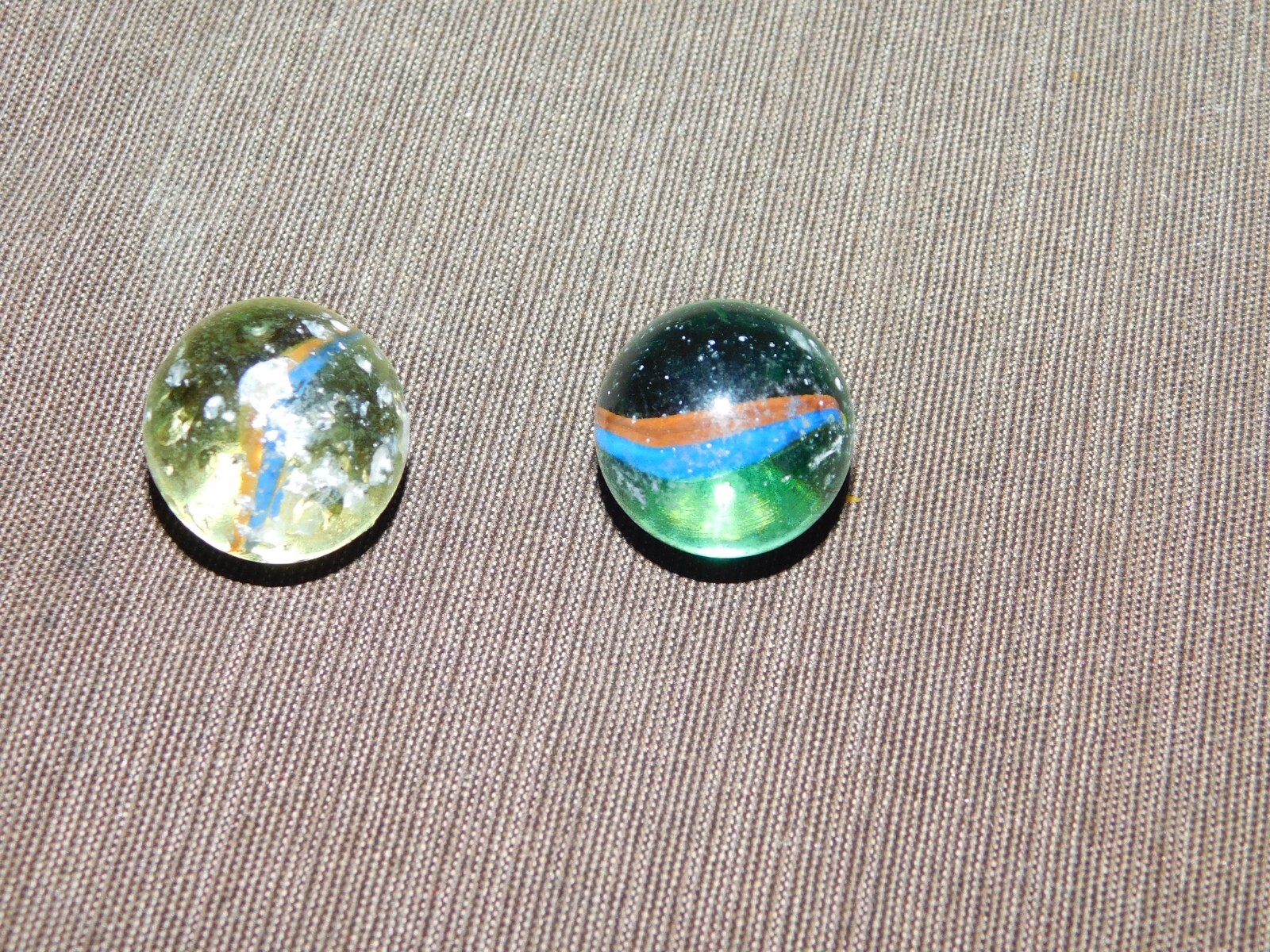 VINTAGE GAME TOY 120 OLD GLASS MARBLES