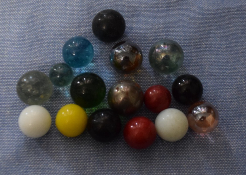 Vintage Lot of 16 Glass Multi-Color Marbles 16 mm – .6 in. C146