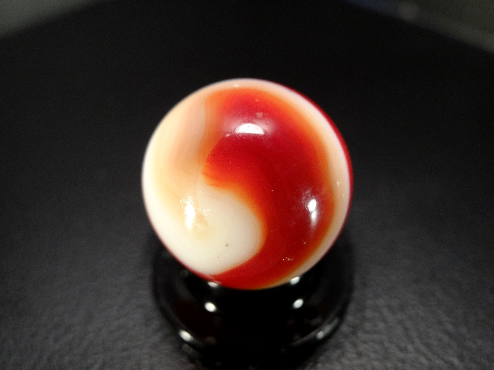 AKRO AGATE TRI COLOR RED-PURPLE-WHITE Rich colors