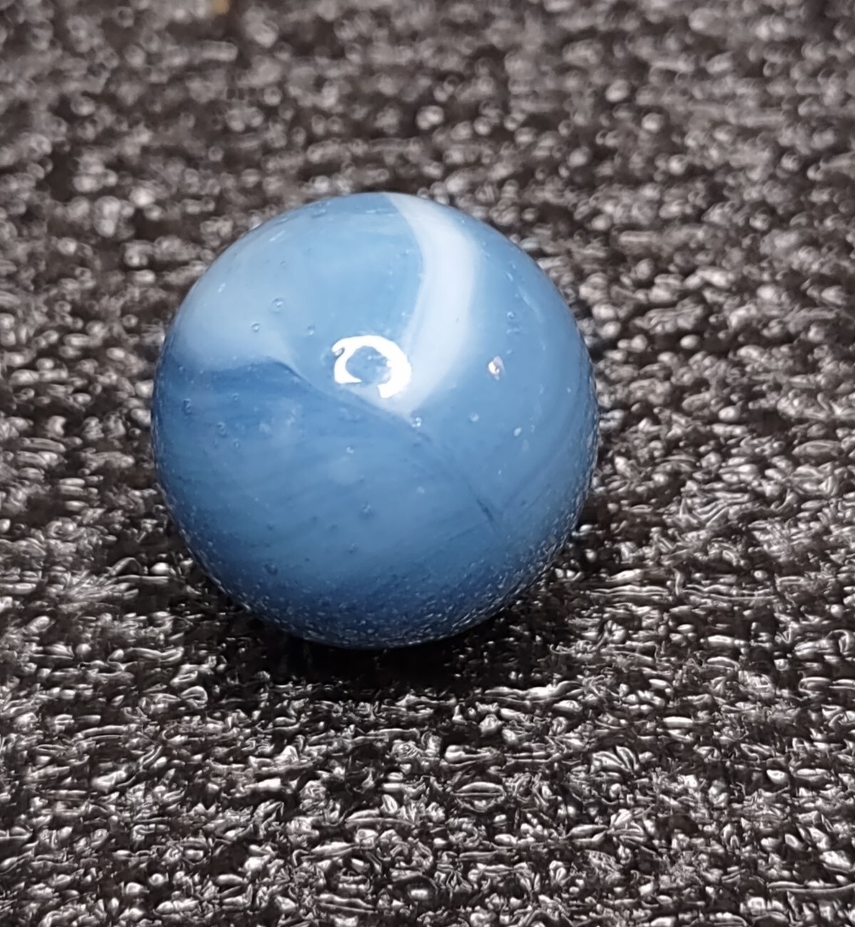 NM+ Opal – Unique Blue &🔥 White – Peltier Glass – Rainbo Vintage MARBLES .61″
