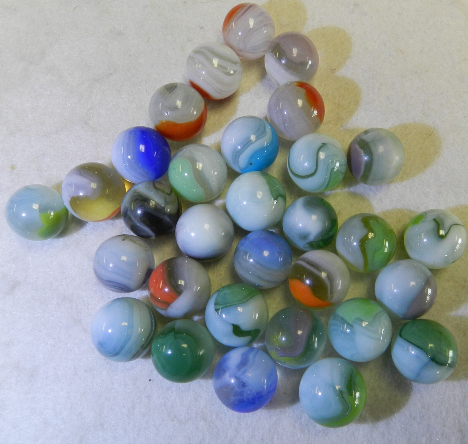 #16767m Vintage Group of 30 Vintage Vitro Agate Marbles .61 to .65 Inches