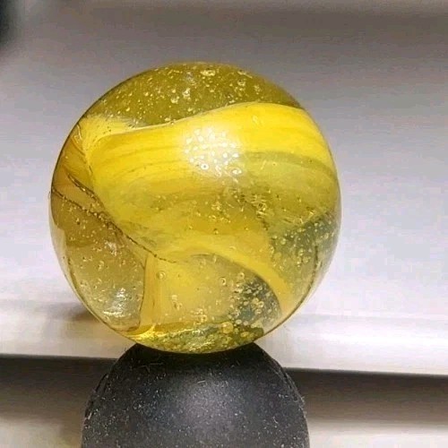 PELTIER GLASS CO. ‘GOLDEN NLR Cross Through’ .64″ Vintage Marble