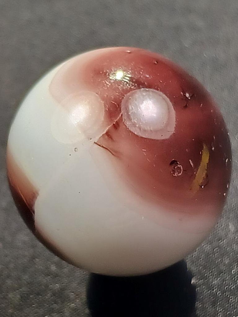 Marble King .93″ Chestnut Brown Pearl White Shooter Near Mnt Serious Marble A385