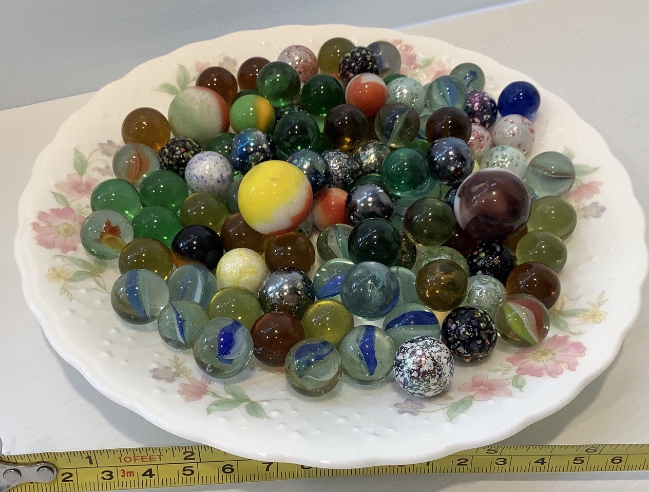 Marbles Glass In Large Candy Plastic Jar Lot 3 Toys Tom Bowlers