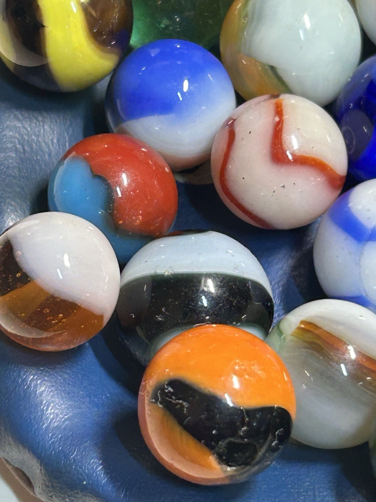 Mixed Lot 60 Vintage Marbles Peltier, Vitro, Akro, Alley, Marble King, Master L2