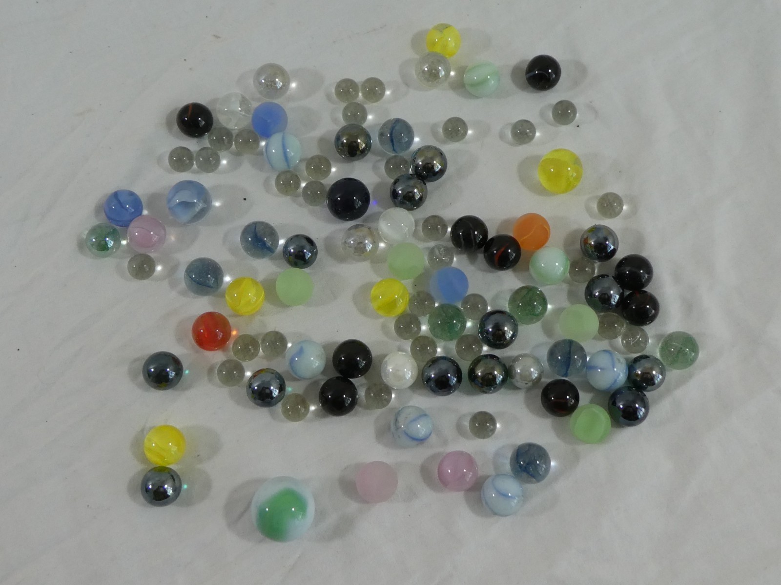 Channel Craft 98 Assorted Classic Multi Colored Glass Marbles Made USA Handbook