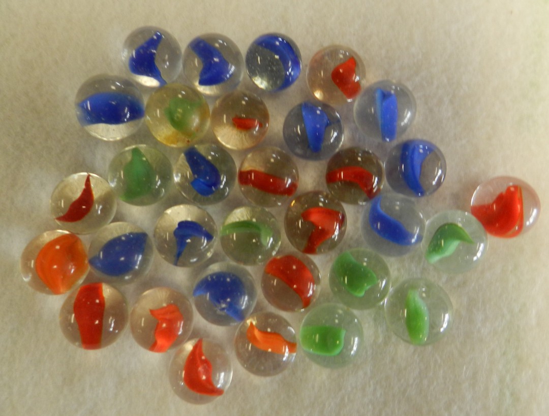 #20944m Vintage Group or Lot of 30 Peltier Glass Banana Cat’s Eye Marbles