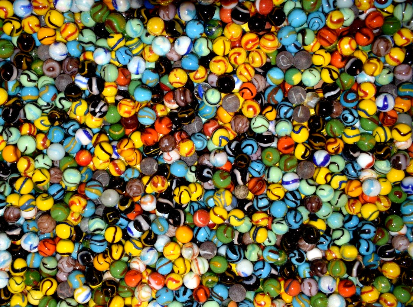 Lot of 24 Bright Multi-Color Mixed Vacor Toy Marbles Size .625″= 5/8″=16mm Mint!