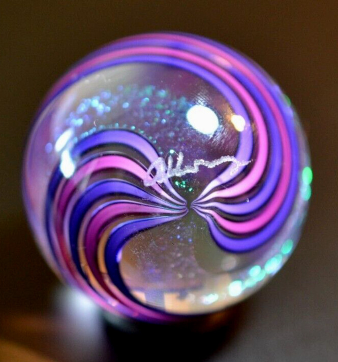 JAMES ALLOWAY GLASS MARBLE/1.270″DICHROIC PURPLE SWIRL #3349-BOYSENBERRY,LAVENDR