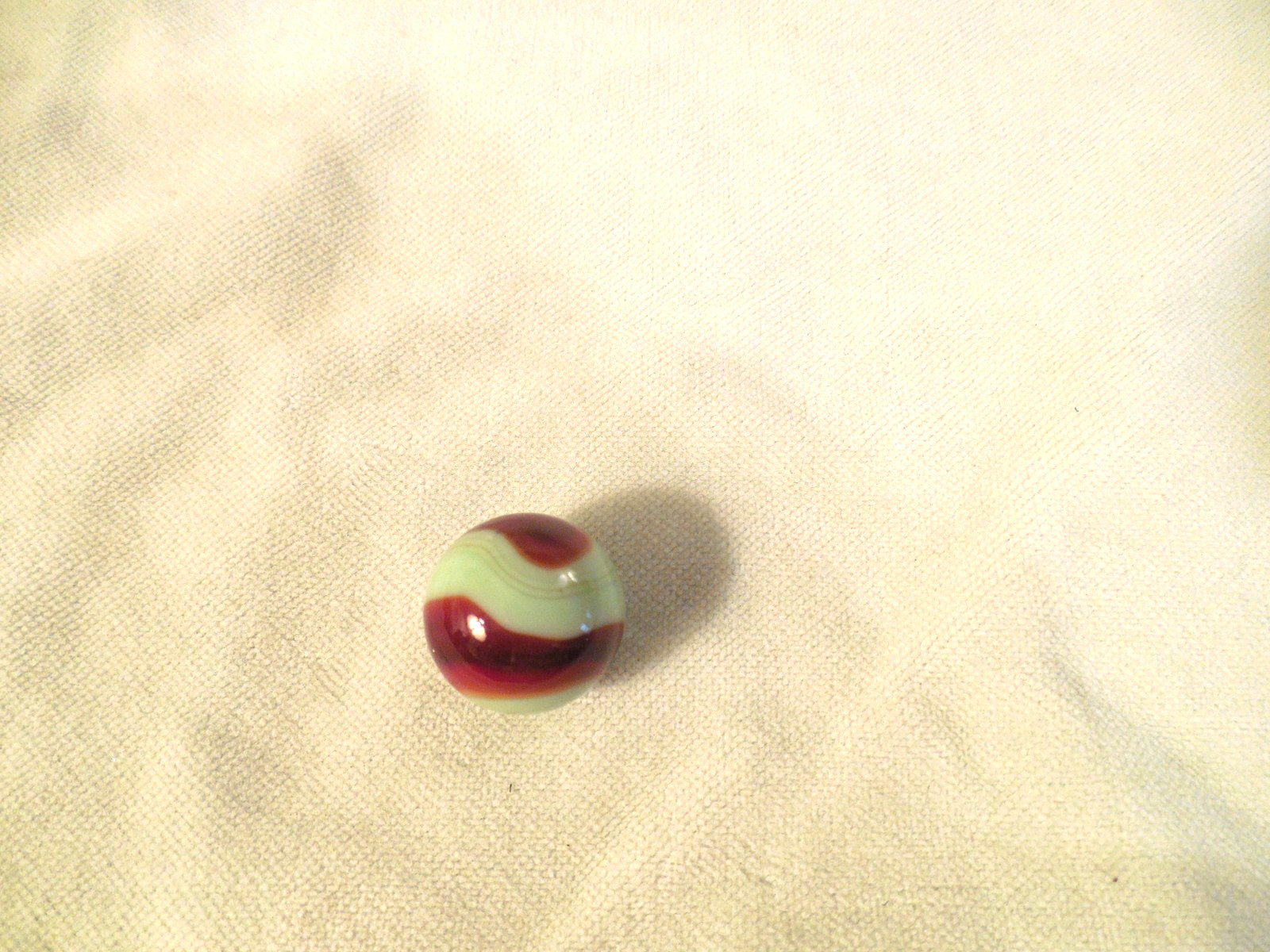 Akro Agate 11/16″ Marble Lime Lemonade Green Oxblood Corkscrew