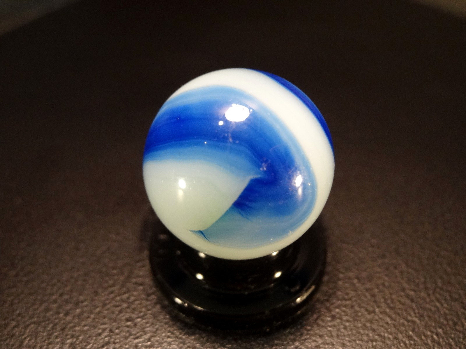 AKRO AGATE 11/16 ” SHOOTER on OPAL GLASS Two-Tone Blue VHTF 🔵🔵