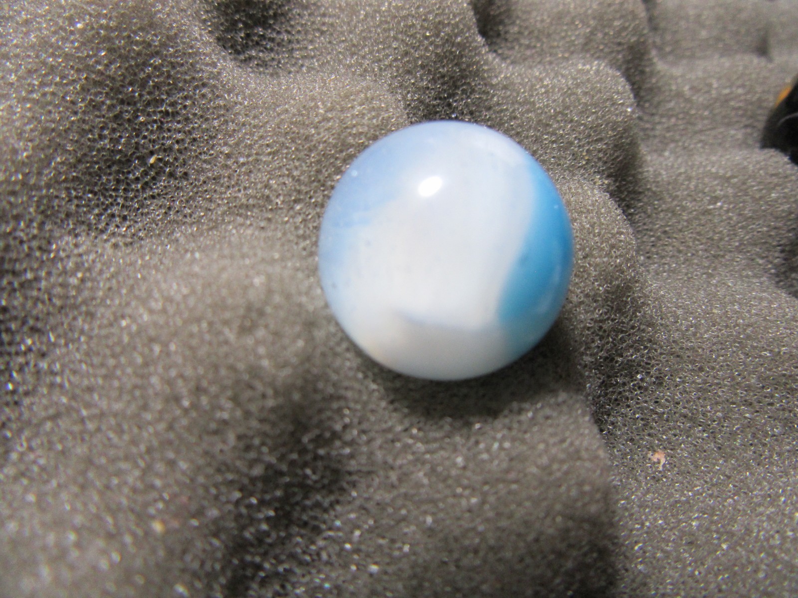 Beautiful Vintage VITRO CONQUEROR MARBLE Light Aqua and Wispy White 21/32″