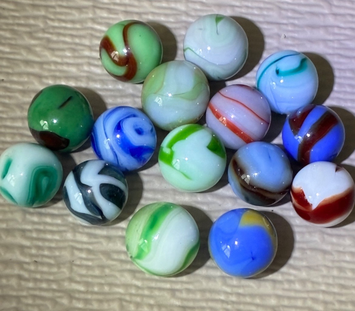 NICE group of 15 Vintage West Virginia Agate Swirl 5/8″ Marbles MINT