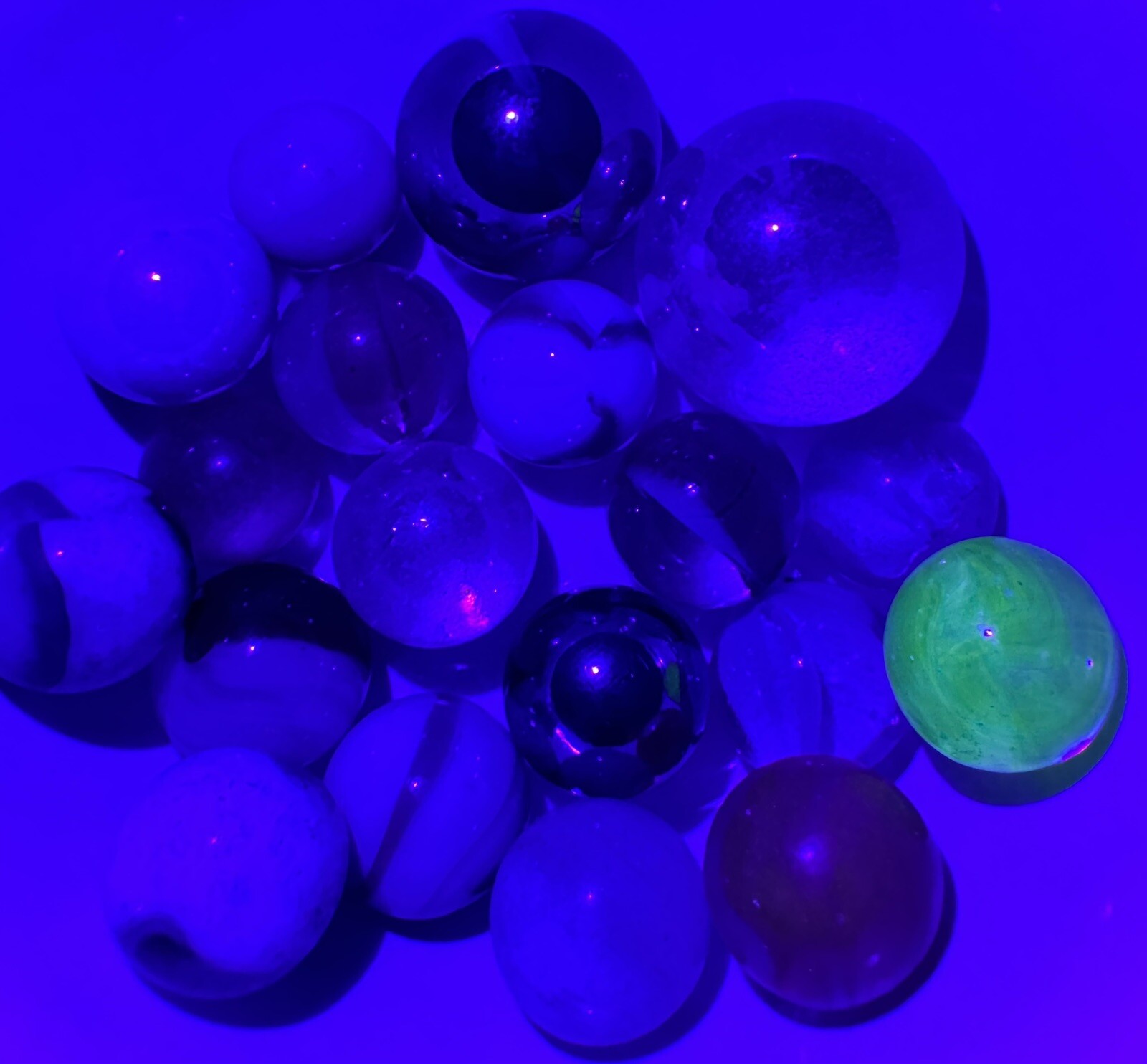 Vintage Marble Lot Of MARBLES UV Reactive Cadmium Uranium Lot #59