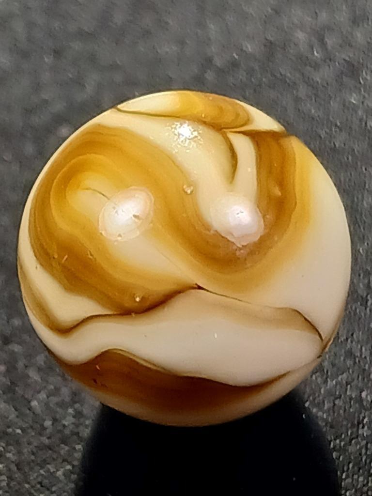 Akro Alley .56″ Browns to Tan Pearl White Swirl Near Mint Serious Marble A151