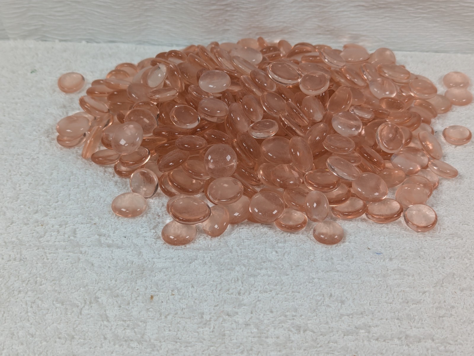 Mega Marbles – 4 lbs – Medium Flat Glass Nuggets – QRTZ Pink – #55805