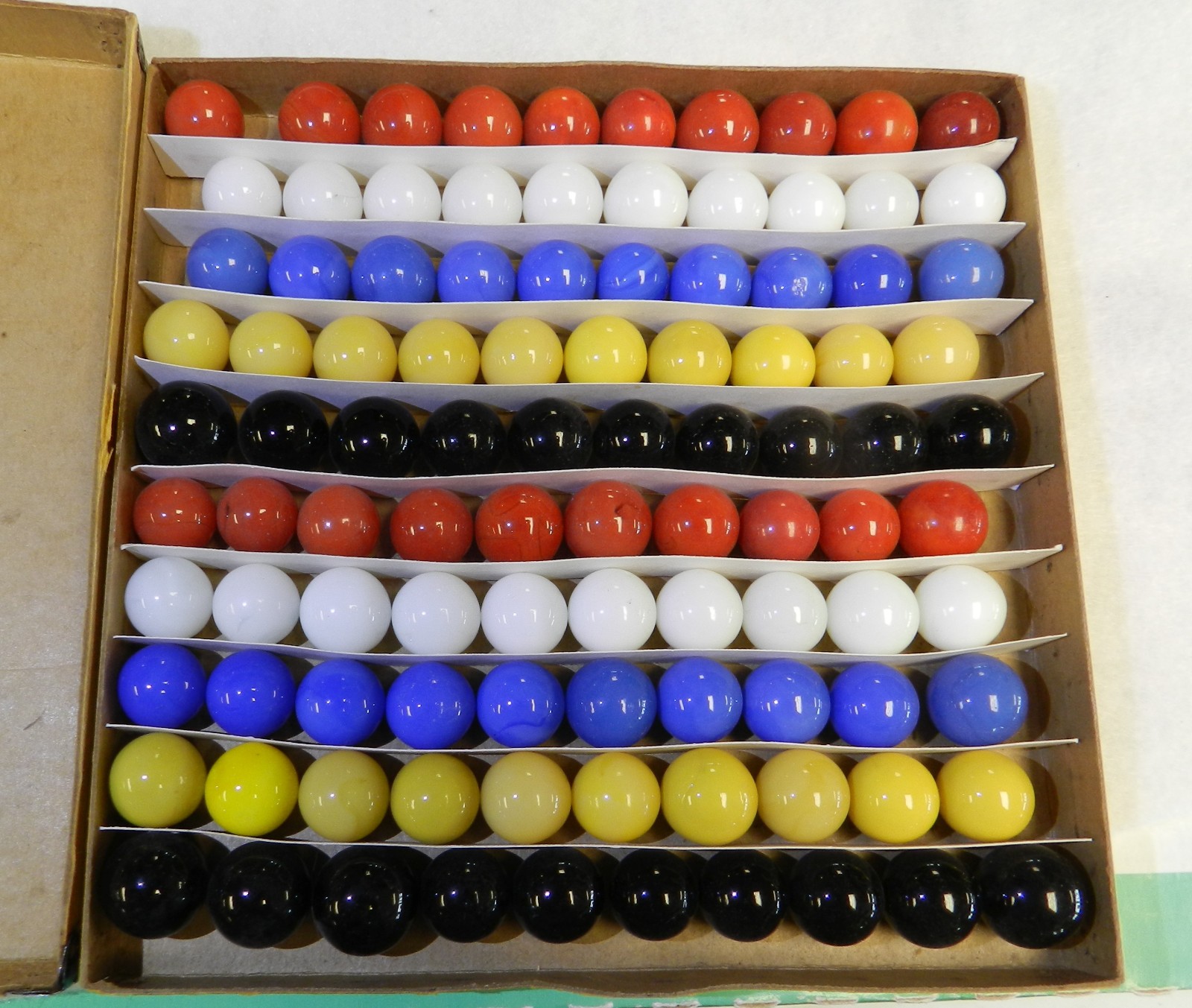 Vintage Akro Agate 100 Count No 00 Glassies Box With Marbles