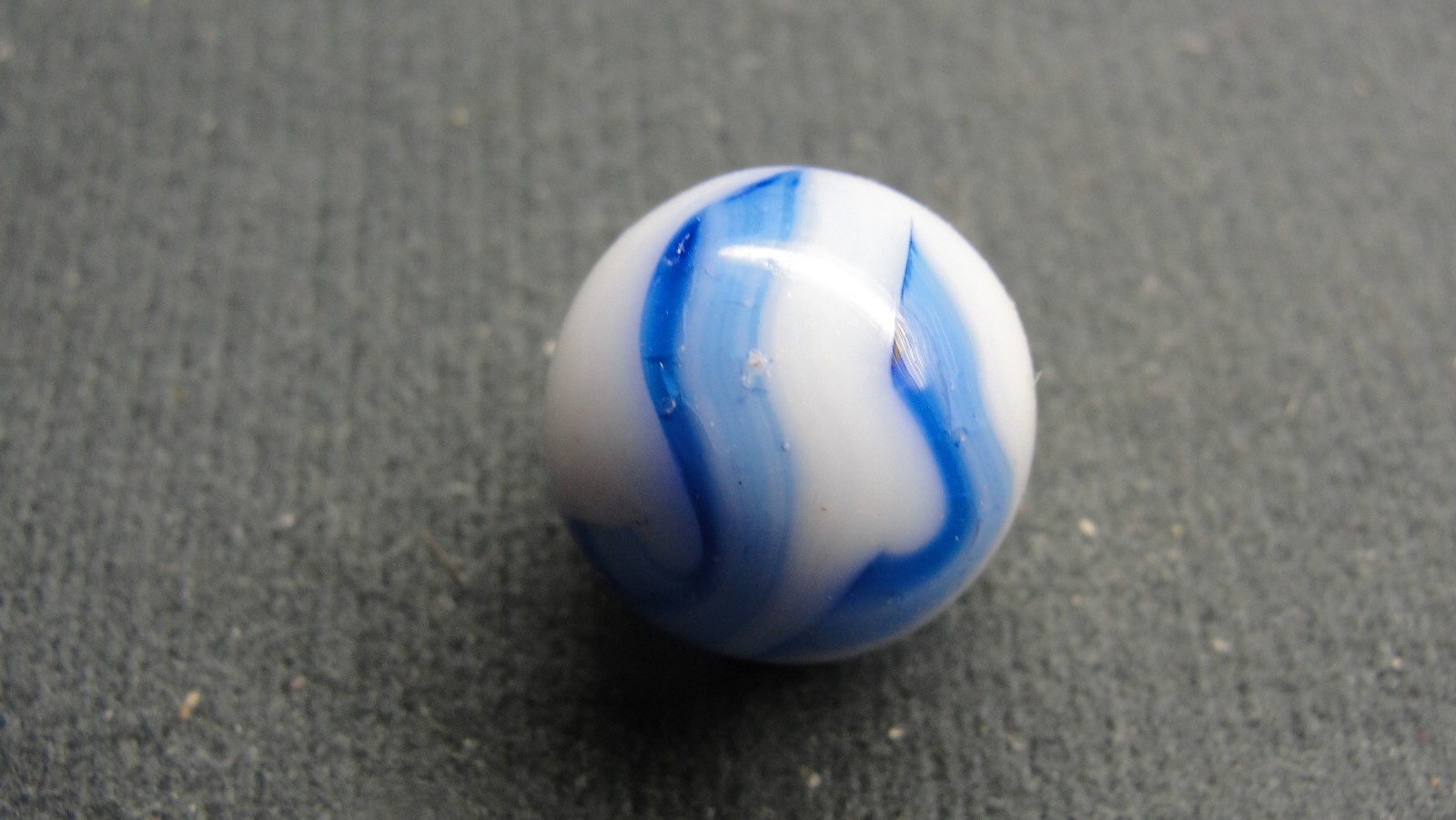 1932-1936 Pennsboro Alley 5/8″ 2- tone blue swirl Marble j3d