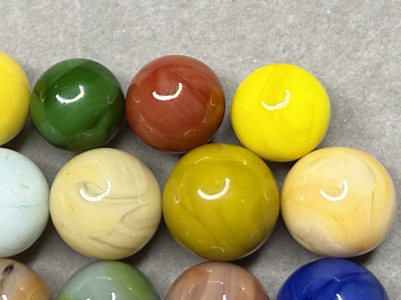 Lot Of 24 Champion Swirl Marbles NM(+)