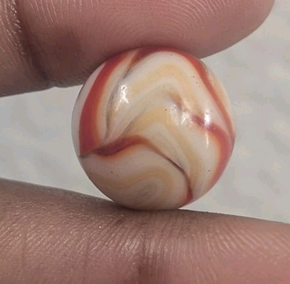 Ravenswood Alley? UV Uranium Cadmium Selenium Red Raven Swirl Glass Marble .63