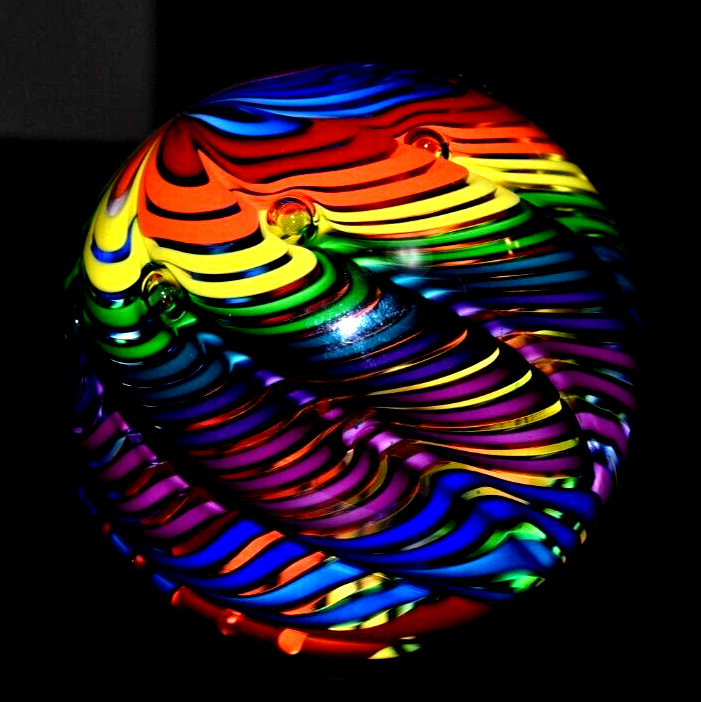 JAMES ALLOWAY GLASS MARBLE/2.711″ORB-RAELYNBOW #58-FAST WORLDWIDE SHIPPING