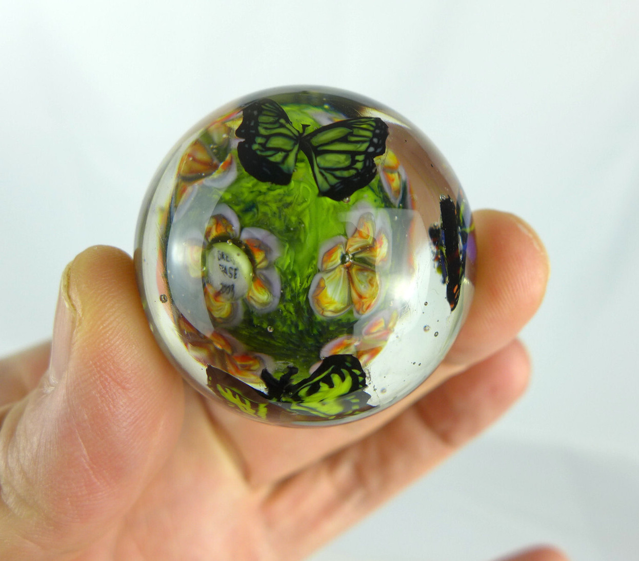 Greg Chase Buttefly Flower Art Glass Marble 2008 1.76″