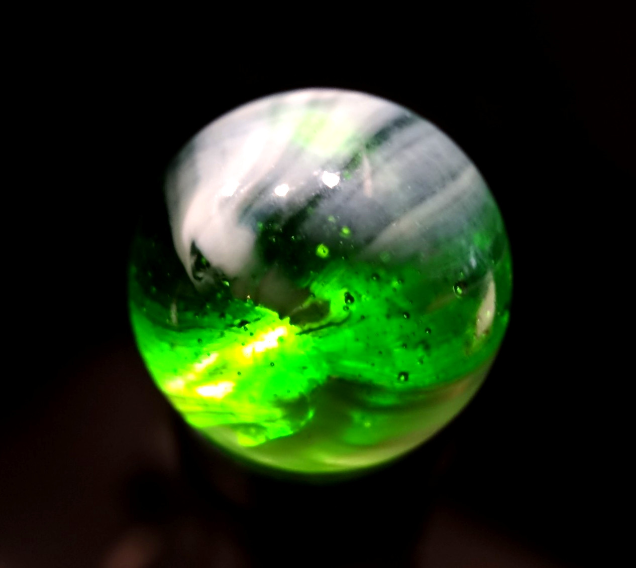 Master Marble ” AMAZING RARE SUNBURST ” Awesome colors Wet Mint