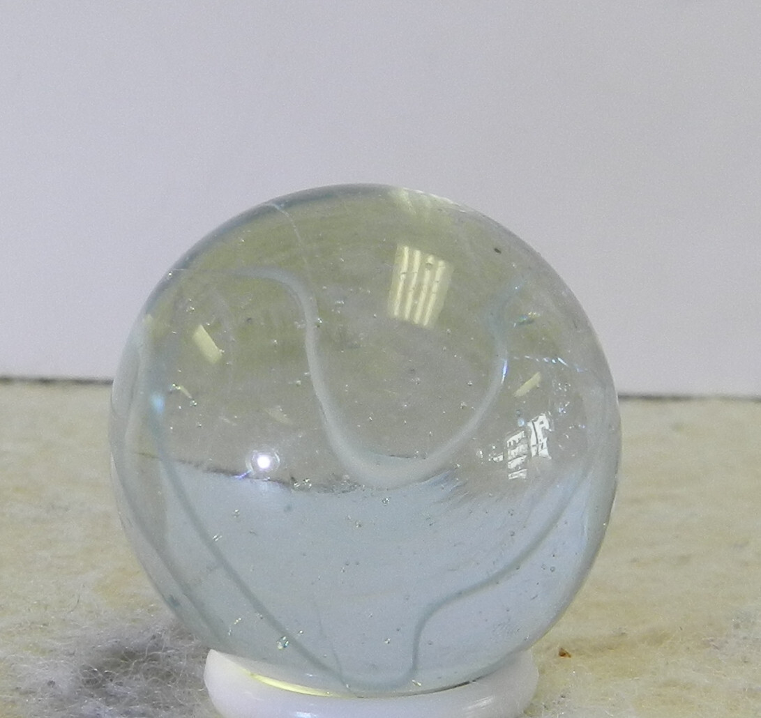 #16377m Faint But Cool Vitro Agate Horseshoe Cat’s Eye Shooter Marble .90 In