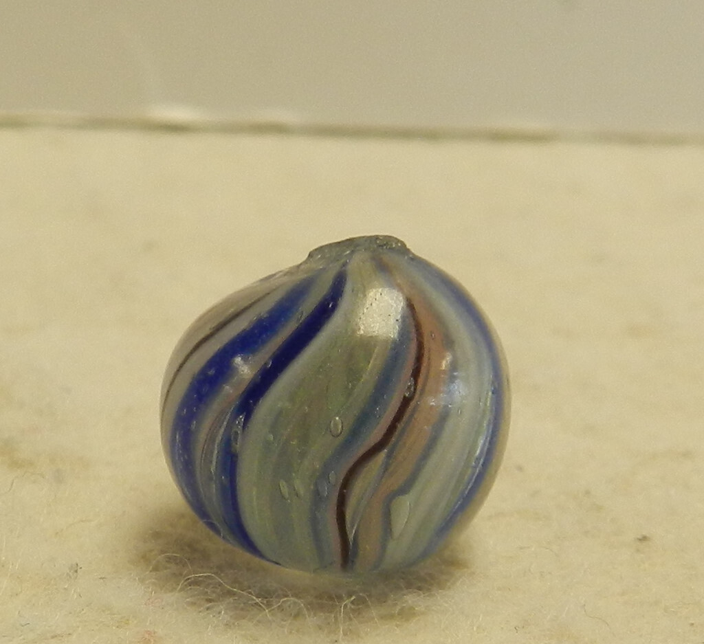#15364m Little .49 Inches Peewee German Handmade Onionskin Marble NM+