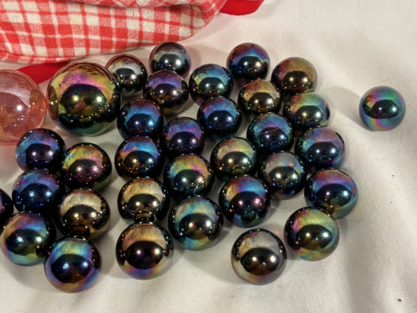 Carnival Glass Marbles Lot of 32 That are 1/2″ and 3 That Are 1″ With Bag