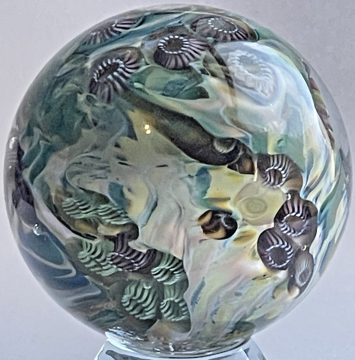 05 BOBBIE & EDDIE SEESE MARBLE SIGNED DICHROIC GLASS ART 1.95″ JELLYFISH FIELDS