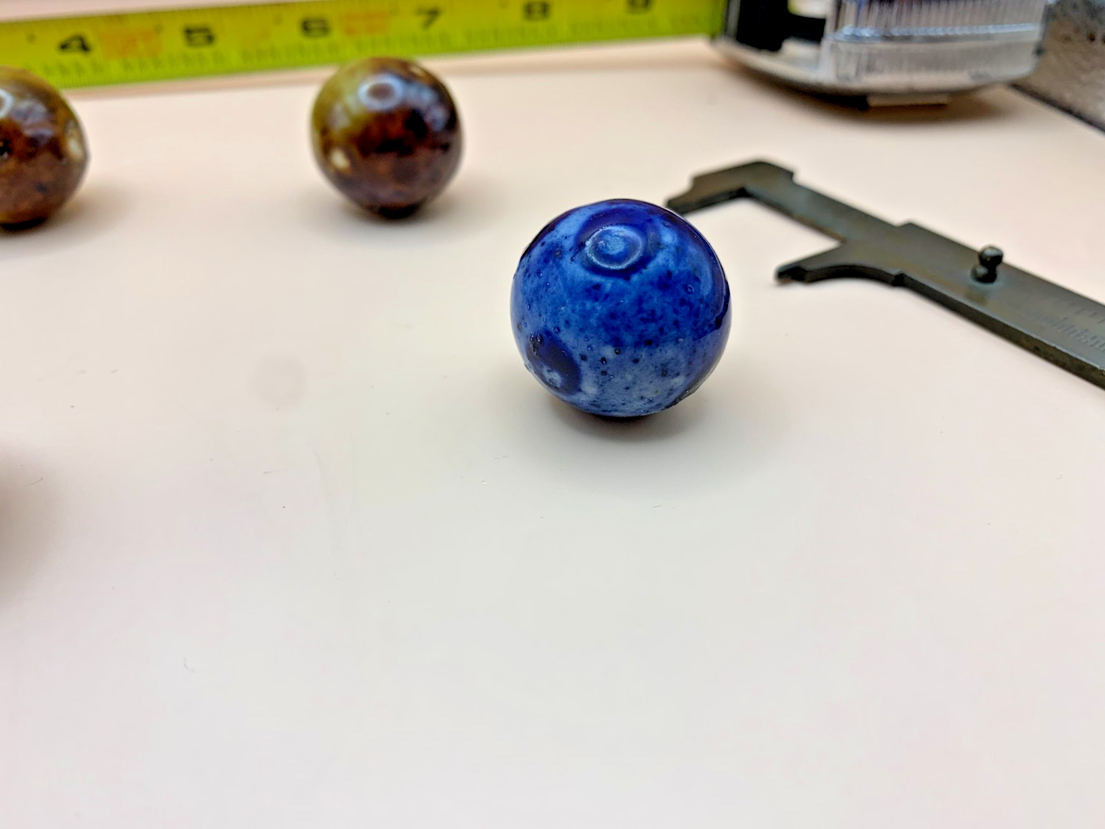 Blue & White / Brown Green Spotted Handmade Bennington 1″ Shooter Marbles lot 5