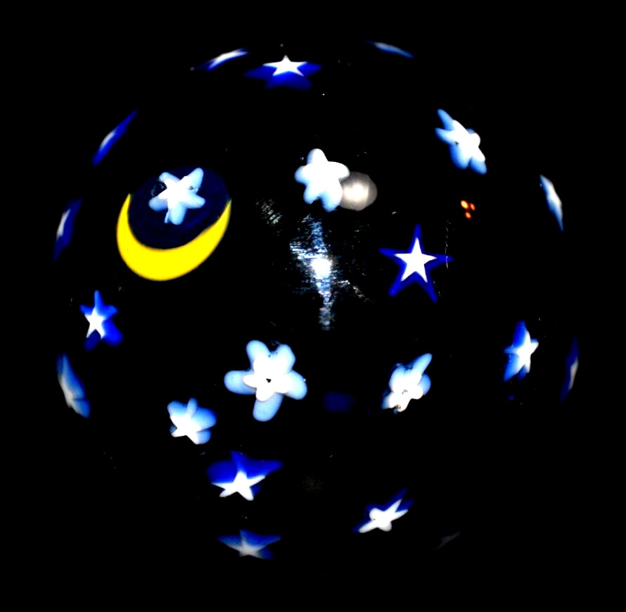 DAVID P. SALAZAR GLASS MARBLE/2.009″-MOON & STARS-TRANS.ROYAL,SUNFLOWER CRESCENT