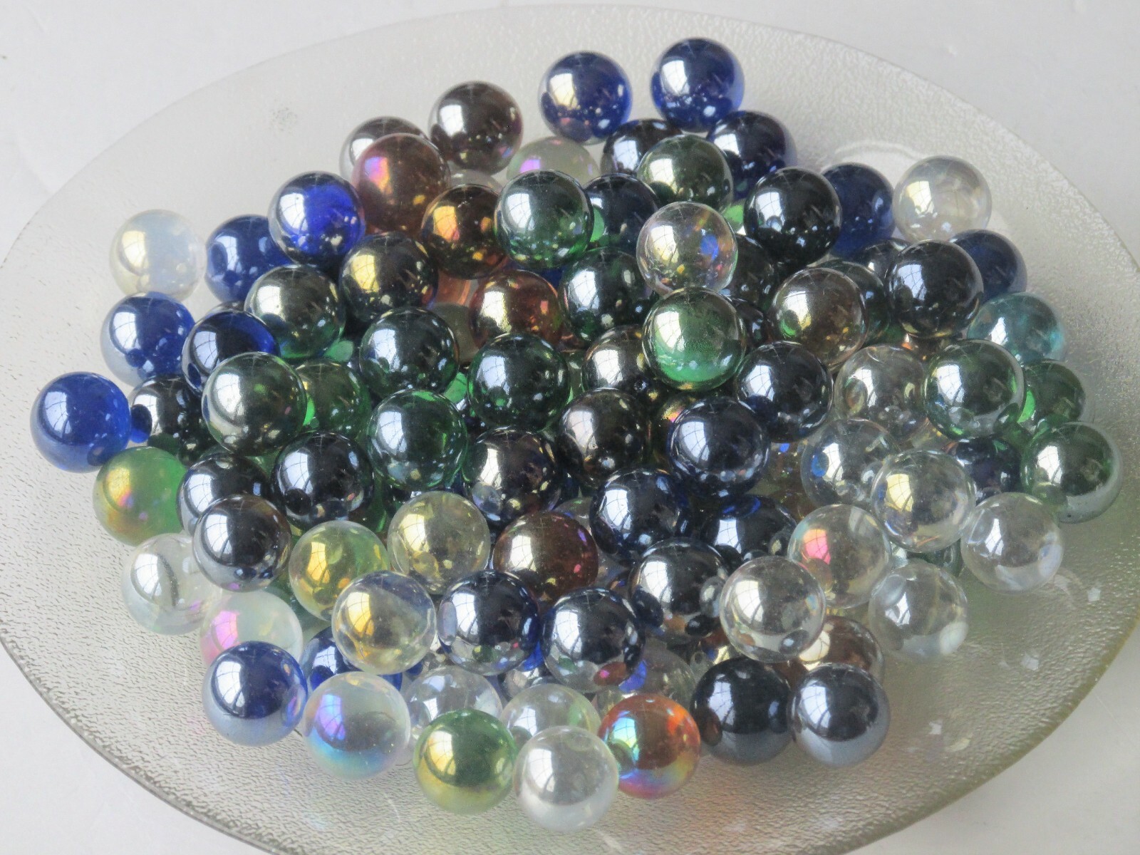 (125) Vintage Glass Shiny Solid Toy Marbles Lot – Vase Aquarium Pot Filler 
