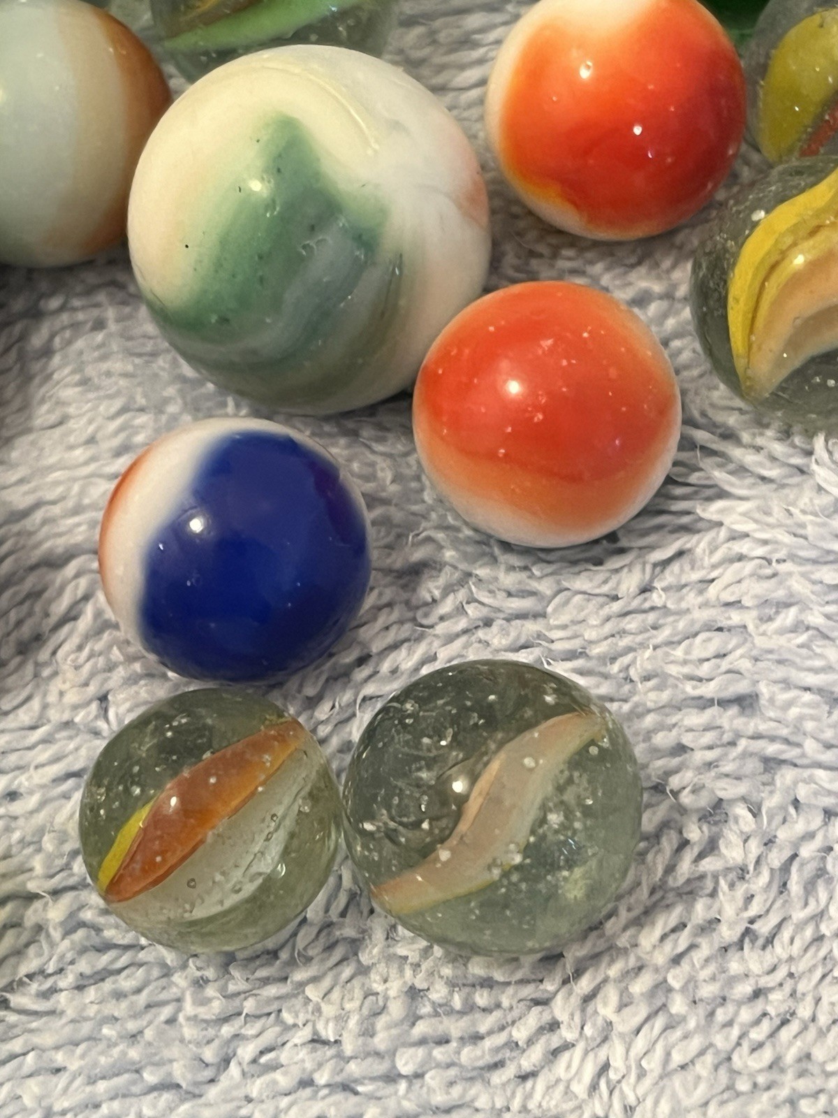Jar of Vtg Marbles Beach Ball Cat Eyes Glass Shooters Mixed Lot 130 Various Cond
