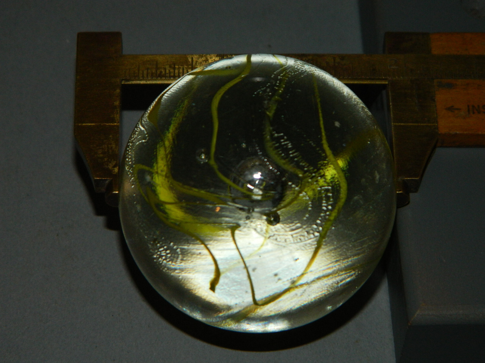 Large Wire Pull Yellow Spaghetti with Bubbles approx 1 3/4″ C7