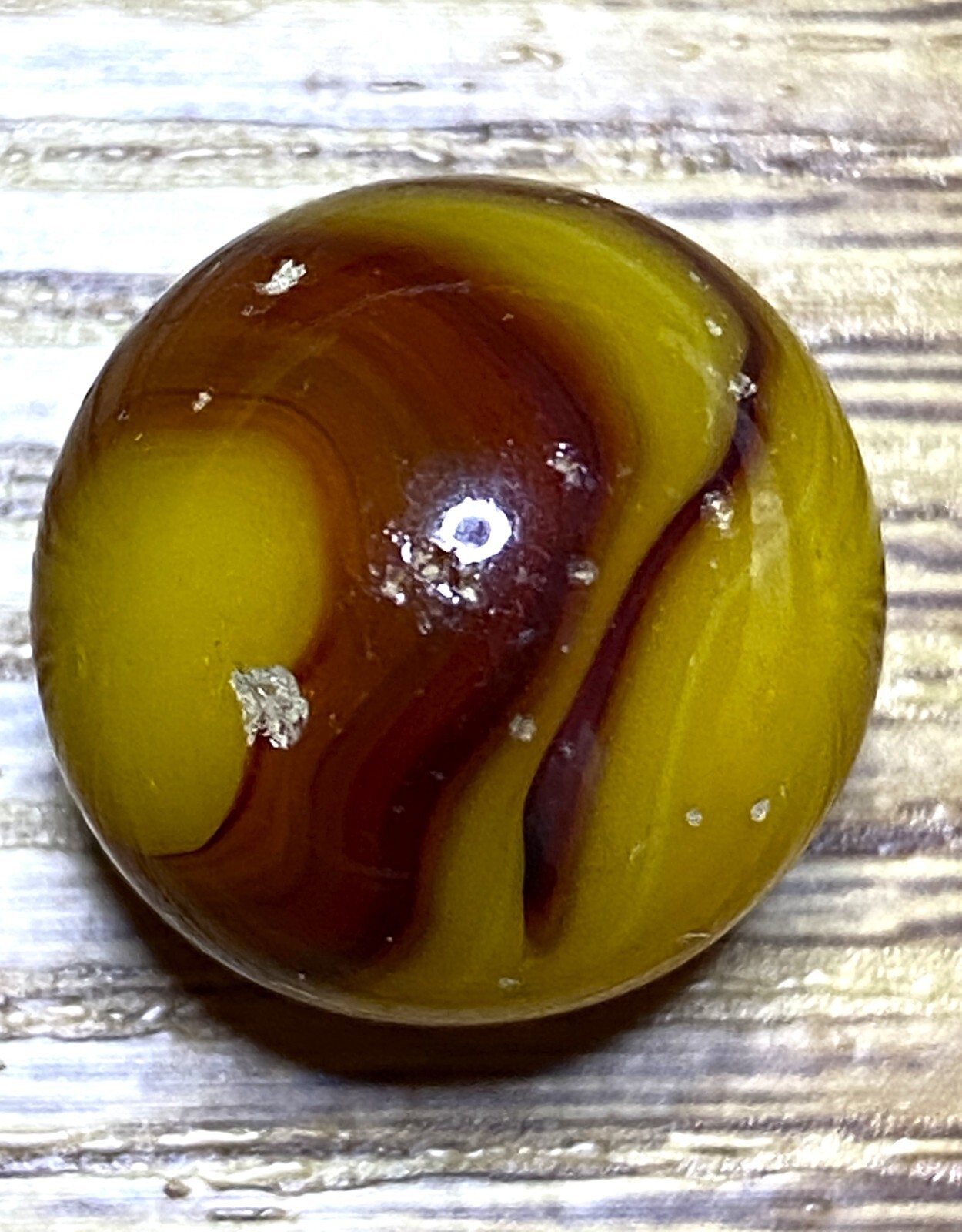 RARE ALLEY AGATE URANIUM ORANGE GLOW OXBLOOD FLEE BITES UV SHOOTER .66″ M643