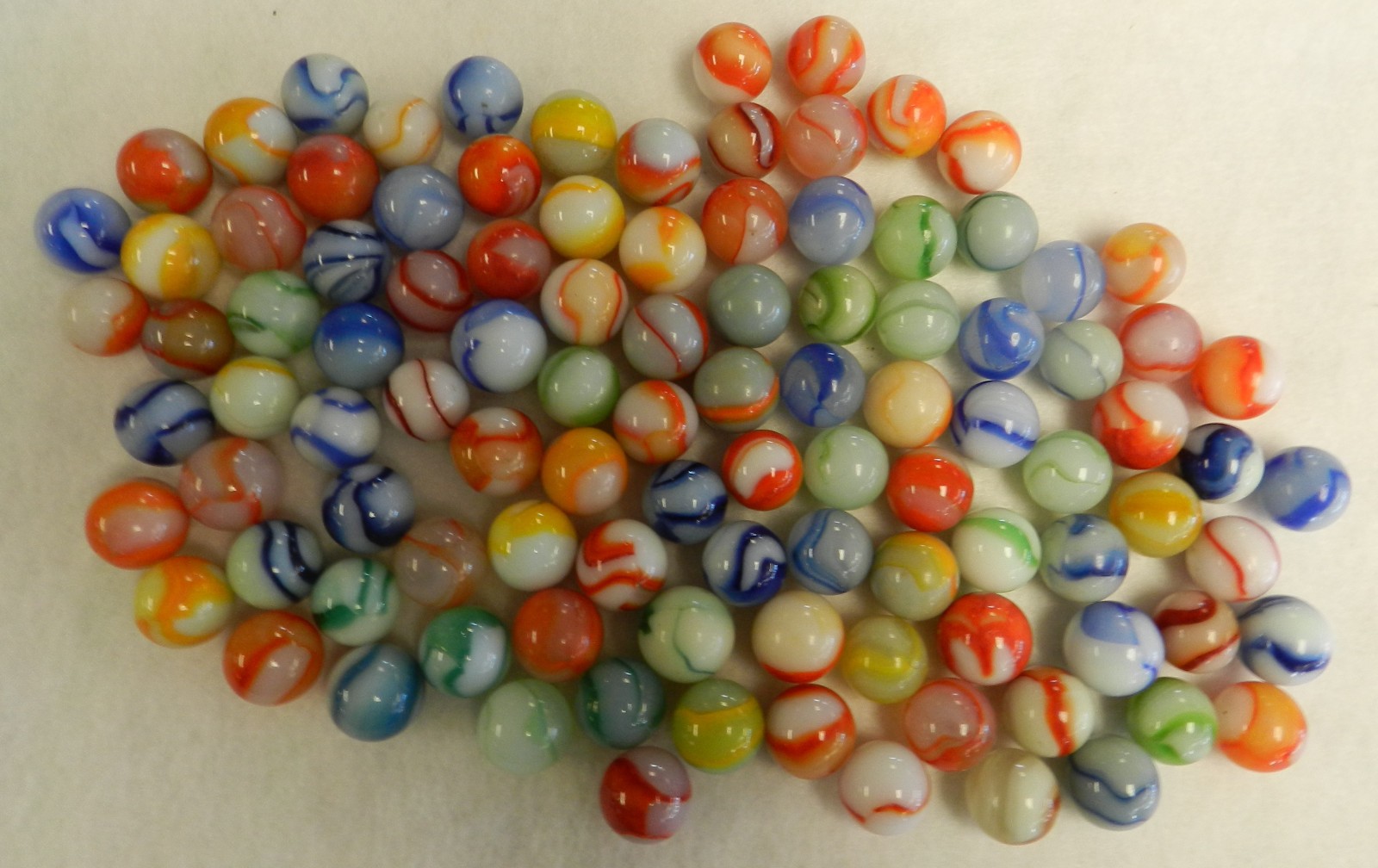 #20310m Vintage Group or Lot of 100 Peltier Glass Marbles