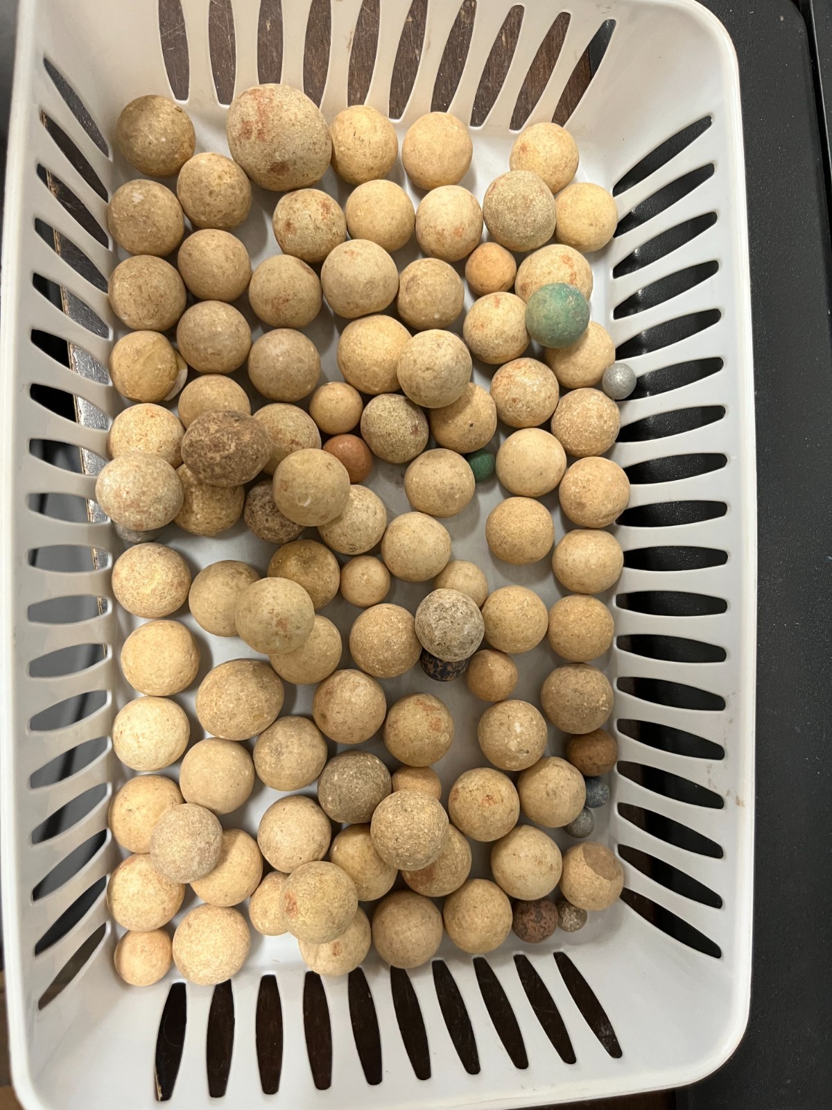100 ANTIQUE VINTAGE CLAY MARBLES LOT IRREGULAR SHAPES) 42.78 OZ