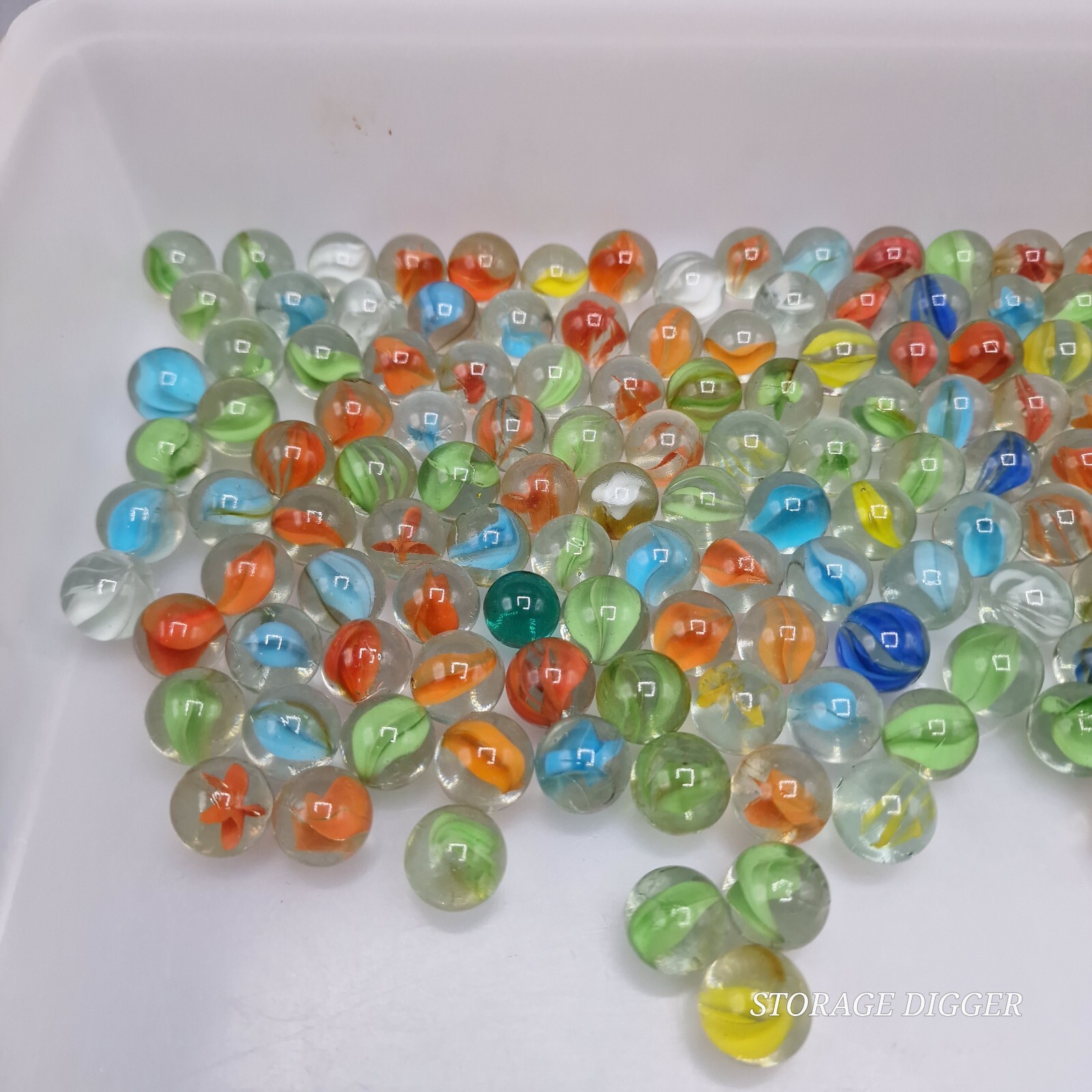 Vintage Lot of 164 Cat Eye And 14 Milk Glass Marbles, Multicolor, Decorative