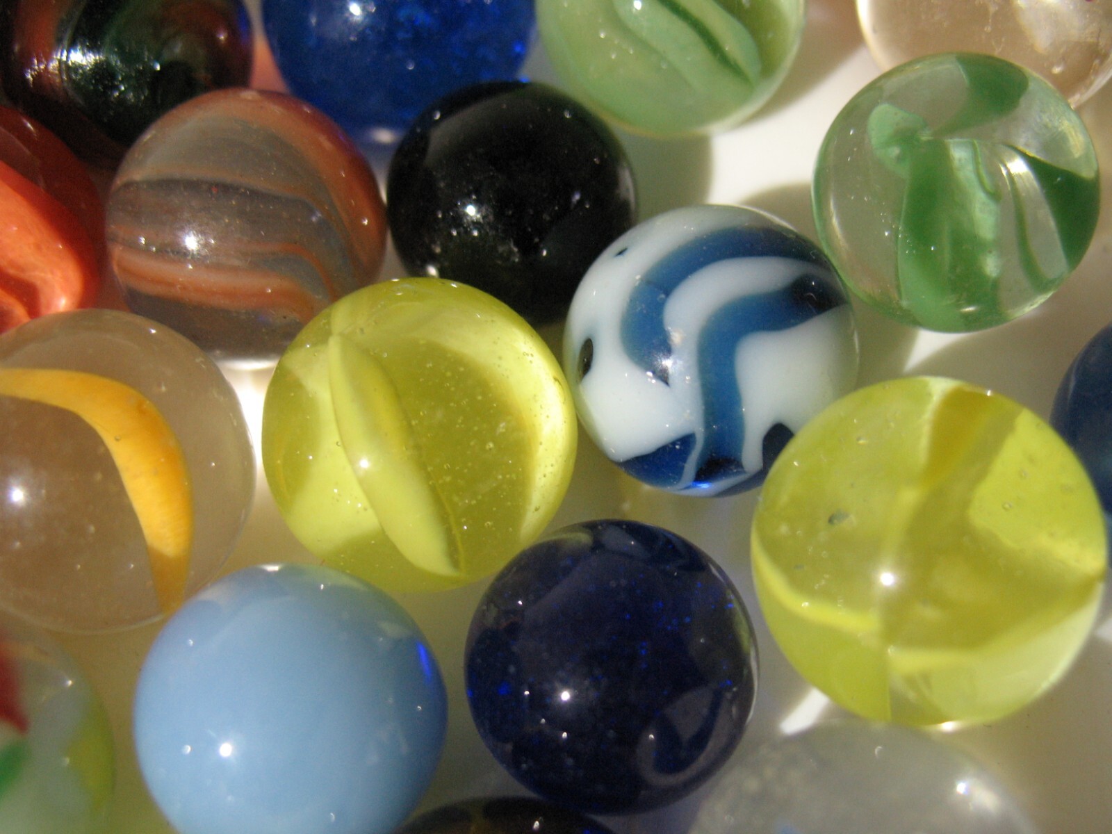 130+ Vtg Machine Made Marbles Various Makers +Types .53″ to .97″ diameter