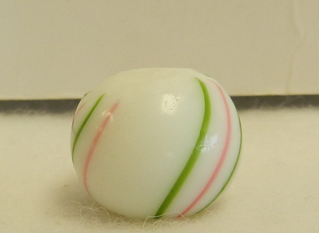 #20700m Vintage German Handmade Clambroth Marble With 2 Different Colored Lines