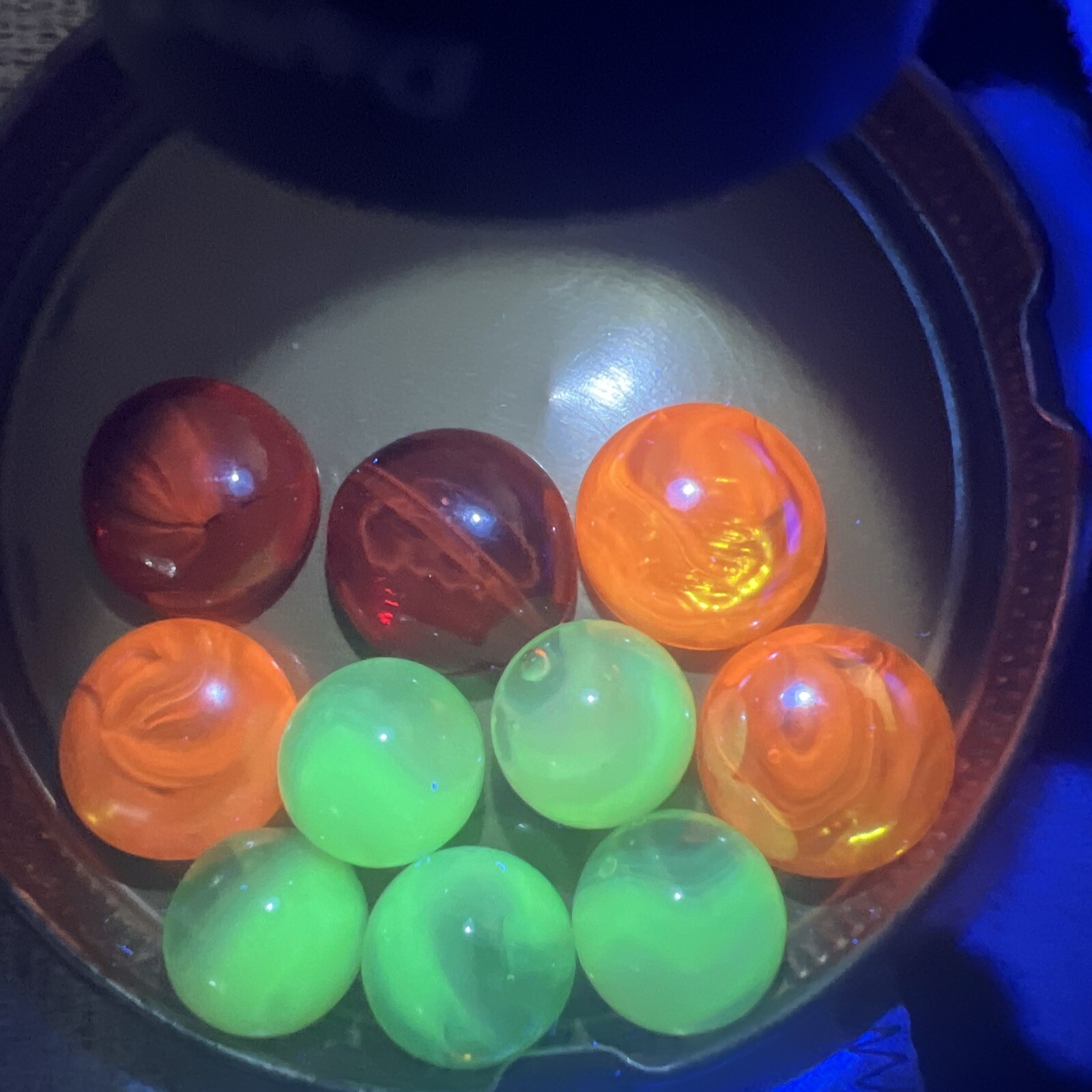 CADMIUM GLASS MARBLE FLATS And MARBLES UV GLOW / VINTAGE Lot Of 10 (5 Each)